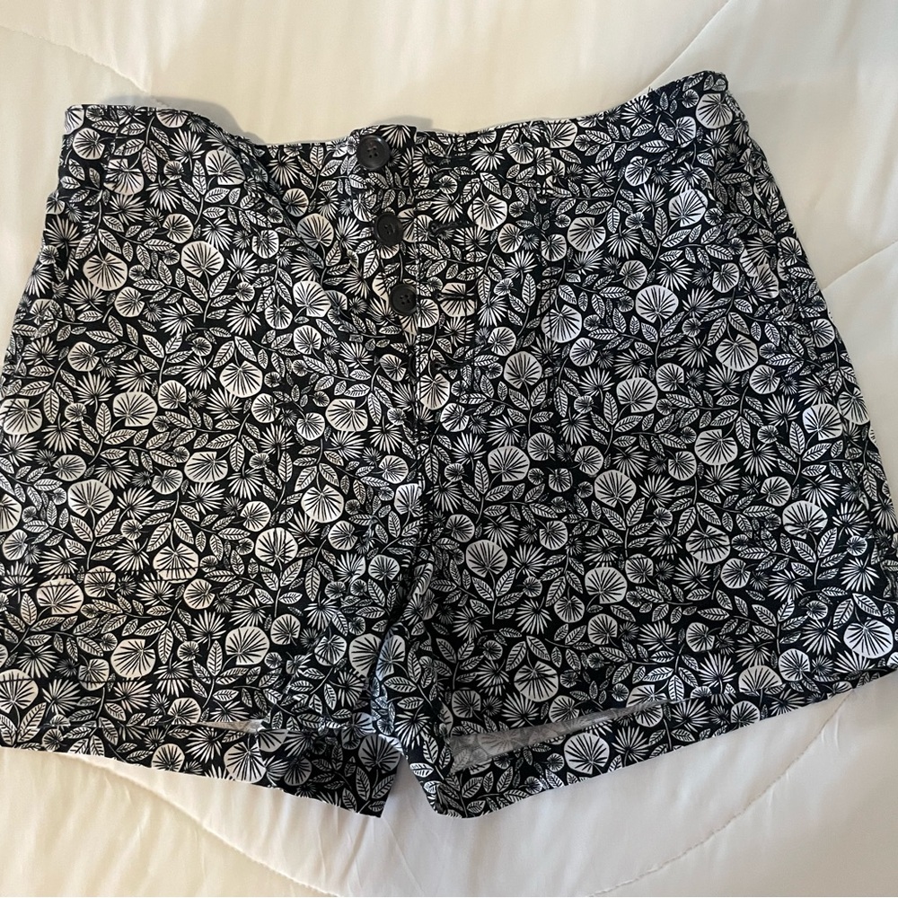 LOFT Black and White Floral Shorts